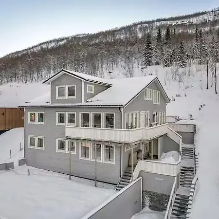 Tromsdalen With A View, Shared Entrance And Kitchen