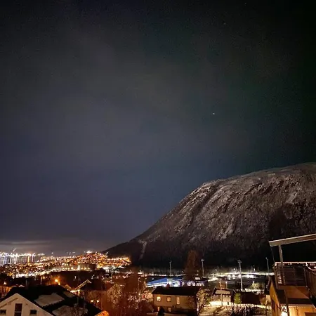 Privat bolig Tromsdalen With A View, Shared Entrance And Kitchen Tromsø